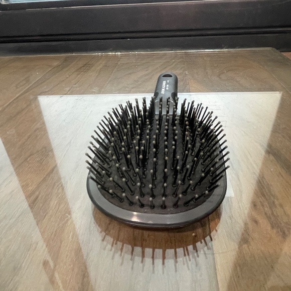 Excellent Condition 2-Piece Hair Brush Set - Picture 9 of 10